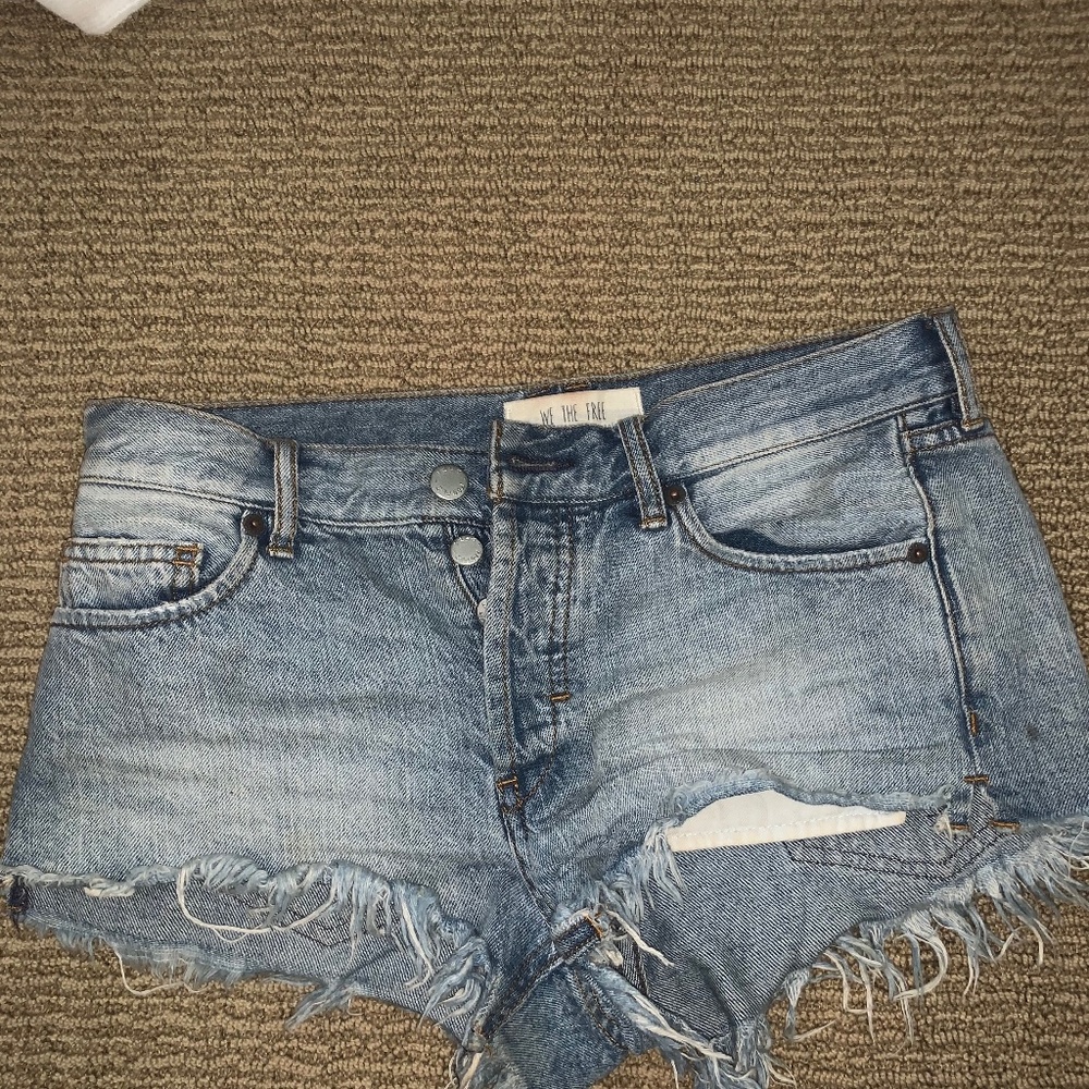 Free People Low waisted jean shorts